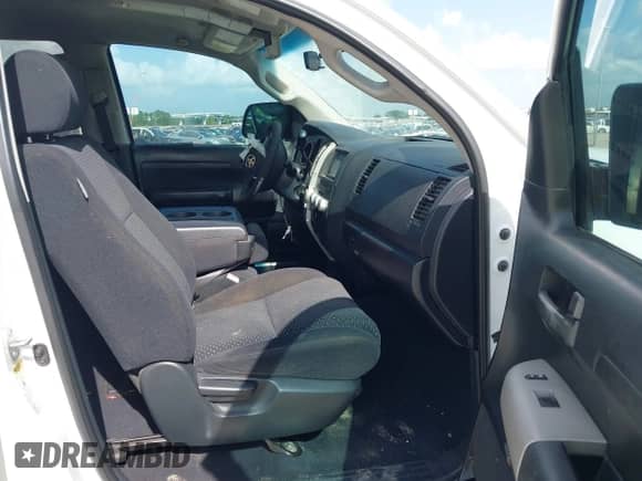 2007 Toyota Tundra SR5 z VIN 5TBET54177S454906, wystawiony jako IAAI lot #42524859 z przebiegiem 429 890 mil mil oraz . Historia ofert i sprzedaży dostępna na DreamBid. Obrazek 5.
