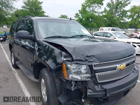 2013 Chevrolet Tahoe LT с VIN 1GNSKBE09DR334950, выставлен на аукционе IAAI как лот 42709137 с пробегом 160 401 миль миль и . История ставок и продаж доступна на DreamBid. Изображение 1.