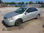 2003 Toyota Camry XLE z VIN 4T1BE32K53U762615, wystawiony jako IAAI lot #43371351 z przebiegiem 371 491 mil mil oraz . Historia ofert i sprzedaży dostępna na DreamBid. Obrazek 2.