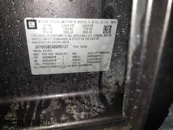 2014 GMC Sierra 1500 SLE z VIN 3GTU2UEC0EG568127, wystawiony jako Copart lot #68220465 z przebiegiem 166 473 mil mil oraz Czysty tytuł • Clean title. Historia ofert i sprzedaży dostępna na DreamBid. Obrazek 12.