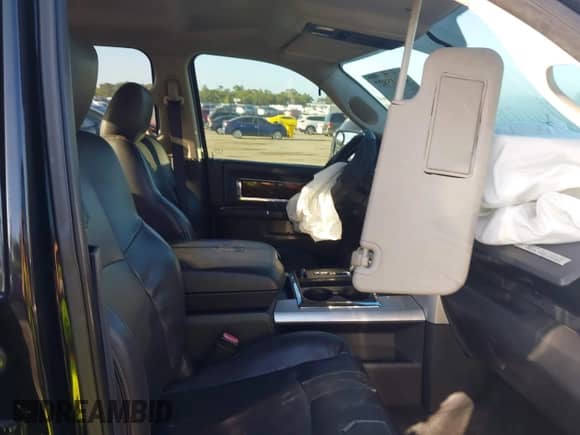 2011 Ram 1500 SLT z VIN 1D7RB1CT1BS515793, wystawiony jako IAAI lot #42145827 z przebiegiem 147 830 mil mil oraz . Historia ofert i sprzedaży dostępna na DreamBid. Obrazek 5.