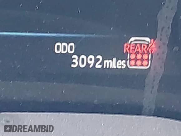 2025 Toyota Sienna XLE z VIN 5TDYRKEC1SS255652, wystawiony jako IAAI lot #42989500 z przebiegiem Nie podano mil oraz . Historia ofert i sprzedaży dostępna na DreamBid. Obrazek 15.