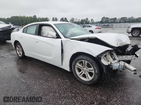 2015 Dodge Charger SE z VIN 2C3CDXBGXFH810071, wystawiony jako Copart lot #84706745 z przebiegiem 164 725 mil mil oraz Szkoda całkowita • Salvage title. Historia ofert i sprzedaży dostępna na DreamBid. Obrazek 4.