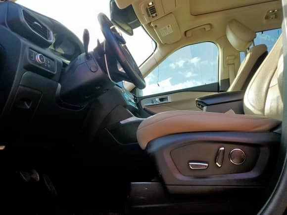 2020 Ford Explorer Limited z VIN 1FMSK7FH9LGB92633, wystawiony jako Copart lot #85880975 z przebiegiem 52 042 mil mil oraz Szkoda całkowita • Salvage title. Historia ofert i sprzedaży dostępna na DreamBid. Obrazek 7.