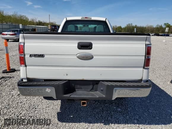 2012 Ford F-150 XL z VIN 1FTVX1CT9CKD25168, wystawiony jako Copart lot #55469985 z przebiegiem 198 131 mil mil oraz Czysty tytuł • Clean title. Historia ofert i sprzedaży dostępna na DreamBid. Obrazek 6.