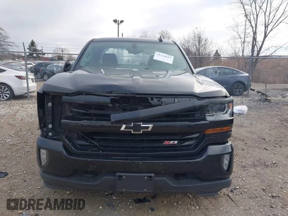 2019 Chevrolet Silverado 1500 LT z VIN 2GCVKPEC8K1230355, wystawiony jako IAAI lot #41124133 z przebiegiem 135 034 mil mil oraz . Historia ofert i sprzedaży dostępna na DreamBid. Obrazek 12.