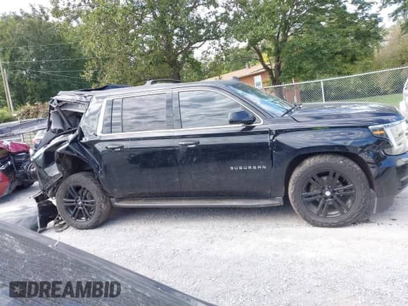 2016 Chevrolet Suburban LT с VIN 1GNSKHKC4GR346915, выставлен на аукционе IAAI как лот 43098381 с пробегом 140 601 миль миль и . История ставок и продаж доступна на DreamBid. Изображение 13.