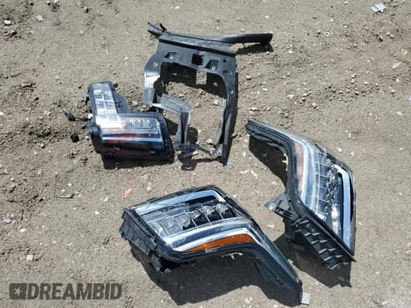 2017 Cadillac Escalade Platinum с VIN 1GYS4DKJ6HR275061, выставлен на аукционе Copart как лот 60665235 с пробегом 101 458 миль миль и Списание • Salvage title. История ставок и продаж доступна на DreamBid. Изображение 13.