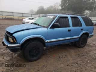 1996 Chevrolet Blazer с VIN 1GNDT13WXT2141284, выставлен на аукционе Copart как лот 73457194 с пробегом 207 648 миль миль и Списание • Salvage title. История ставок и продаж доступна на DreamBid. Изображение 1.