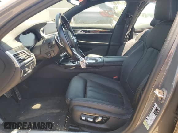 2021 BMW 7 Series 740i z VIN WBA7T2C08MCF84424, wystawiony jako Copart lot #65577255 z przebiegiem 38 070 mil mil oraz Szkoda całkowita • Salvage title. Historia ofert i sprzedaży dostępna na DreamBid. Obrazek 7.