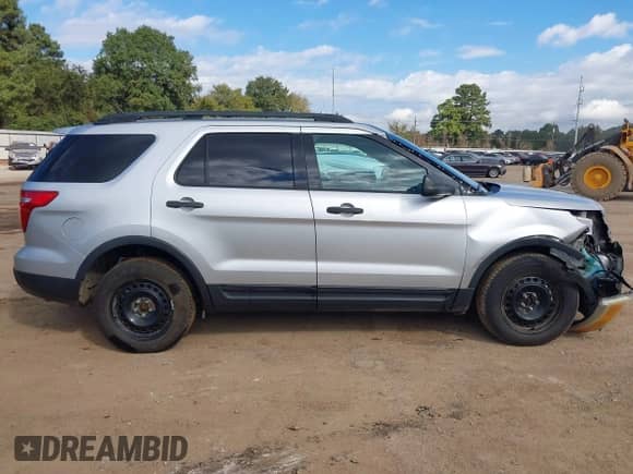 2011 Ford Explorer z VIN 1FMHK8B86BGA22959, wystawiony jako IAAI lot #43472254 z przebiegiem 250 634 mil mil oraz . Historia ofert i sprzedaży dostępna na DreamBid. Obrazek 13.