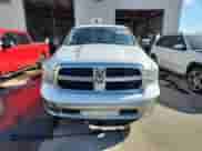 2019 Ram 1500 Tradesman z VIN 1C6RR6FG5KS661154, wystawiony jako Copart lot #82043725 z przebiegiem 182 356 mil mil oraz Szkoda całkowita • Salvage title. Historia ofert i sprzedaży dostępna na DreamBid. Obrazek 5.