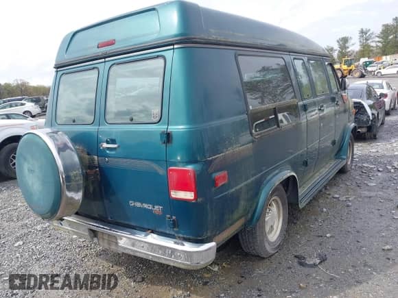 1995 Chevrolet Chevy Van with VIN 1GBEG25K0SF243254, listed as a IAAI auction lot 41915622 with 74,262 mi miles and . Bid and sale history available at DreamBid. Image 4.