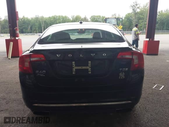 2018 Volvo S60 Inscription с VIN LYV402HK9JB168968, выставлен на аукционе IAAI как лот 42624541 с пробегом 69 241 миль миль и . История ставок и продаж доступна на DreamBid. Изображение 16.