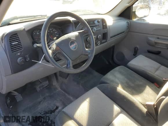 2007 GMC Sierra 1500 Work Truck with VIN 1GTEC14X27Z640677, listed as a Copart auction lot 46330025 with 251,199 mi miles and Clean title. Bid and sale history available at DreamBid. Image 8.