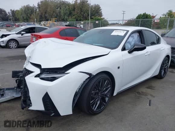 2025 Lexus IS 500 F Sport Performance z VIN JTHAP1D26S5007671, wystawiony jako IAAI lot #42544671 z przebiegiem 497 mil mil oraz . Historia ofert i sprzedaży dostępna na DreamBid. Obrazek 2.