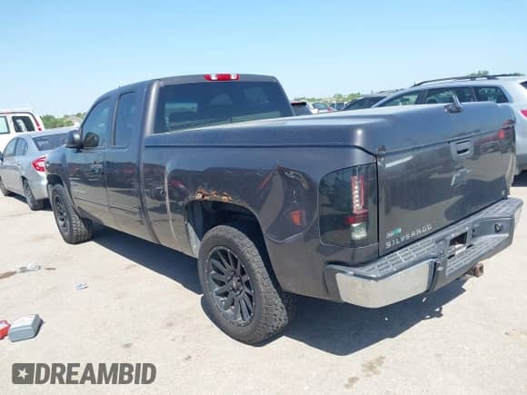 2011 Chevrolet Silverado 1500 LT z VIN 1GCRCSEA7BZ233349, wystawiony jako IAAI lot #42015179 z przebiegiem 324 992 mil mil oraz . Historia ofert i sprzedaży dostępna na DreamBid. Obrazek 3.