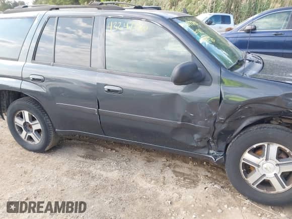 2007 Chevrolet TrailBlazer LS with VIN 1GNDT13SX72281256, listed as a IAAI auction lot 43247780 with 258,337 mi miles and . Bid and sale history available at DreamBid. Image 13.