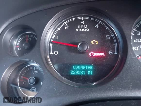 2007 Chevrolet Tahoe LS with VIN 1GNFC13C77J403319, listed as a IAAI auction lot 42900785 with 229,581 mi miles and . Bid and sale history available at DreamBid. Image 7.