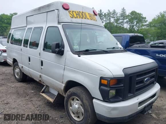 2012 Ford Econoline Cargo Commercial z VIN 1FTNS2EWXCDA09147, wystawiony jako IAAI lot #42418065 z przebiegiem 169 509 mil mil oraz . Historia ofert i sprzedaży dostępna na DreamBid. Obrazek 1.