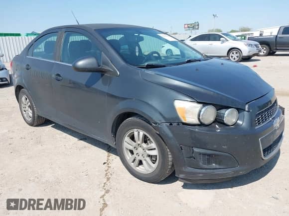 2014 Chevrolet Sonic LT с VIN 1G1JC5SH7E4187662, выставлен на аукционе IAAI как лот 43184116 с пробегом 150 136 миль миль и . История ставок и продаж доступна на DreamBid. Изображение 1.