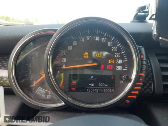 2015 MINI Hardtop S with VIN WMWXP7C52F2A33637, listed as a Copart auction lot 61159235 with 186,748 mi miles and Clean title. Bid and sale history available at DreamBid. Image 9.