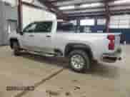 2022 Chevrolet Silverado 2500HD Work Truck z VIN 1GC4YLE72NF288531, wystawiony jako Copart lot #80500695 z przebiegiem 69 300 mil mil oraz Szkoda całkowita • Salvage title. Historia ofert i sprzedaży dostępna na DreamBid. Obrazek 2.