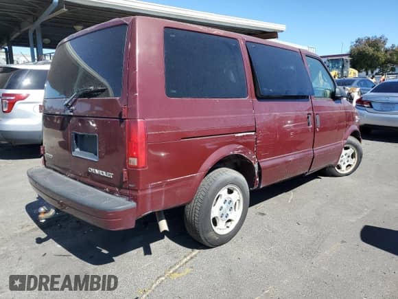 2005 Chevrolet Astro с VIN 1GNDM19X95B120684, выставлен на аукционе Copart как лот 68403674 с пробегом 283 674 миль миль и Списание • Salvage title. История ставок и продаж доступна на DreamBid. Изображение 3.