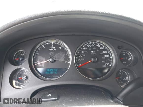 2010 Chevrolet Suburban LT z VIN 1GNUCJE06AR138587, wystawiony jako IAAI lot #42145484 z przebiegiem 283 318 mil mil oraz . Historia ofert i sprzedaży dostępna na DreamBid. Obrazek 14.