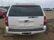 2008 Chevrolet Suburban LTZ z VIN 3GNFK16398G238164, wystawiony jako Copart lot #64173925 z przebiegiem 262 262 mil mil oraz Czysty tytuł • Clean title. Historia ofert i sprzedaży dostępna na DreamBid. Obrazek 6.