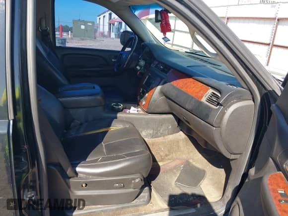 2009 Chevrolet Tahoe 1LT с VIN 1GNEC23399R156567, выставлен на аукционе IAAI как лот 43348383 с пробегом 228 996 миль миль и . История ставок и продаж доступна на DreamBid. Изображение 5.