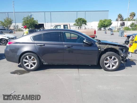 2014 Acura TL Technology z VIN 19UUA8F59EA003076, wystawiony jako IAAI lot #42301365 z przebiegiem 154 974 mil mil oraz . Historia ofert i sprzedaży dostępna na DreamBid. Obrazek 14.