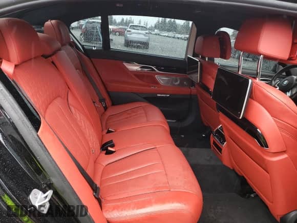 2018 BMW 7 Series M760i xDrive с VIN WBA7H6C55JG614811, выставлен на аукционе Copart как лот 44707433 с пробегом 27 542 миль миль и . История ставок и продаж доступна на DreamBid. Изображение 10.