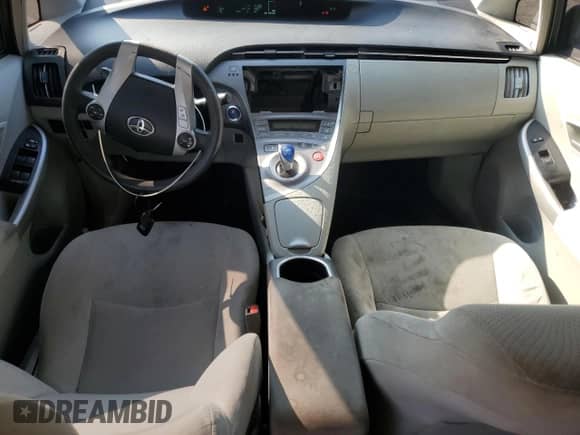 2014 Toyota Prius Two z VIN JTDKN3DU5E1770687, wystawiony jako Copart lot #82694505 z przebiegiem 189 680 mil mil oraz Czysty tytuł • Clean title. Historia ofert i sprzedaży dostępna na DreamBid. Obrazek 8.