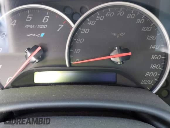 2010 Chevrolet Corvette ZR1 3ZR z VIN 1G1YN2DT1A5800405, wystawiony jako IAAI lot #42865158 z przebiegiem Nie podano mil oraz . Historia ofert i sprzedaży dostępna na DreamBid. Obrazek 14.