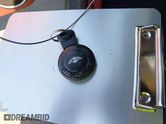 2007 MINI Hardtop with VIN WMWMF33537TT55761, listed as a IAAI auction lot 43072021 with 190,545 mi miles and . Bid and sale history available at DreamBid. Image 11.