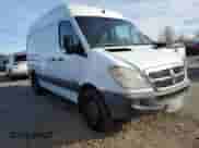 2008 Dodge Sprinter z VIN WD0PE745885300034, wystawiony jako Copart lot #44060515 z przebiegiem 189 513 mil mil oraz Szkoda całkowita • Salvage title. Historia ofert i sprzedaży dostępna na DreamBid. Obrazek 4.
