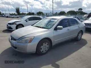 2004 Honda Accord LX z VIN JHMCM56344C004779, wystawiony jako Copart lot #85673555 z przebiegiem 311 114 mil mil oraz Czysty tytuł • Clean title. Historia ofert i sprzedaży dostępna na DreamBid. Obrazek 1.