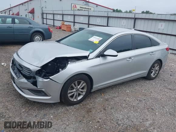 2017 Hyundai Sonata SE с VIN 5NPE24AF4HH564632, выставлен на аукционе IAAI как лот 39352105 с пробегом 120 444 миль миль и . История ставок и продаж доступна на DreamBid. Изображение 2.