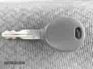 2000 Dodge Neon Highline z VIN 1B3ES46C1YD680067, wystawiony jako IAAI lot #41461937 z przebiegiem 254 719 mil mil oraz . Historia ofert i sprzedaży dostępna na DreamBid. Obrazek 11.