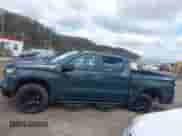 2025 Chevrolet Silverado 1500 LT Trail Boss с VIN 3GCUKFEL7SG201328, выставлен на аукционе IAAI как лот 42037162 с пробегом 1 726 миль миль и . История ставок и продаж доступна на DreamBid. Изображение 14.