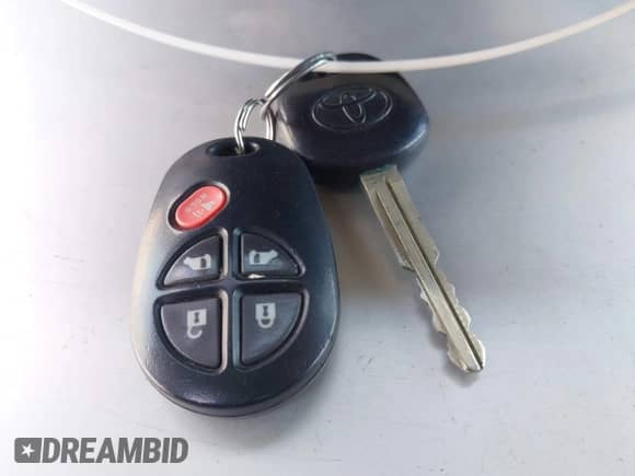 2019 Toyota Sienna LE Auto Access Seat with VIN 5TDKZ3DC2KS012588, listed as a IAAI auction lot 43407390 with 88,812 mi miles and . Bid and sale history available at DreamBid. Image 11.