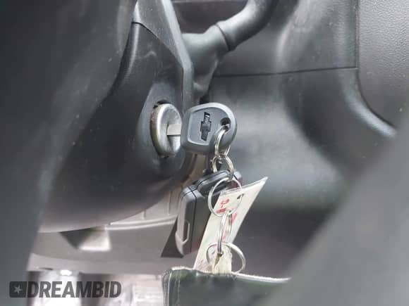 2022 Chevrolet Silverado 1500 Work Truck z VIN 1GCRYAED3NZ174438, wystawiony jako IAAI lot #42499087 z przebiegiem 79 266 mil mil oraz . Historia ofert i sprzedaży dostępna na DreamBid. Obrazek 11.