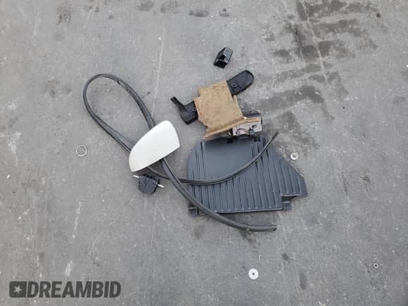 1992 Mercedes-Benz 500 с VIN WDBGA51E1NA048741, выставлен на аукционе Copart как лот 85514514 с пробегом 145 361 миль миль и Чистый • Clean title. История ставок и продаж доступна на DreamBid. Изображение 12.