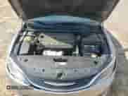 2015 Chrysler 200 LX z VIN 1C3CCCFB7FN723214, wystawiony jako Copart lot #62360915 z przebiegiem 211 003 mil mil oraz Czysty tytuł • Clean title. Historia ofert i sprzedaży dostępna na DreamBid. Obrazek 11.