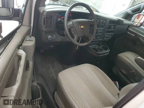 2019 Chevrolet Express Passenger LT с VIN 1GAZGPFG2K1264794, выставлен на аукционе Copart как лот 80085085 с пробегом 76 561 миль миль и Списание • Salvage title. История ставок и продаж доступна на DreamBid. Изображение 8.