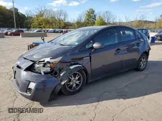 2010 Toyota Prius III with VIN JTDKN3DU3A0144667, listed as a Copart auction lot 86122085 with 194,170 mi miles and Salvage title. Bid and sale history available at DreamBid. Image 1.