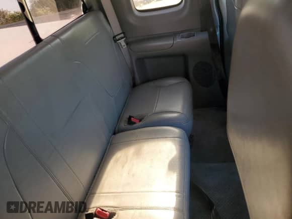 1997 Ford F-150 XL z VIN 1FTEX17L5VNC51677, wystawiony jako Copart lot #52109775 z przebiegiem 285 473 mil mil oraz Szkoda całkowita • Salvage title. Historia ofert i sprzedaży dostępna na DreamBid. Obrazek 11.