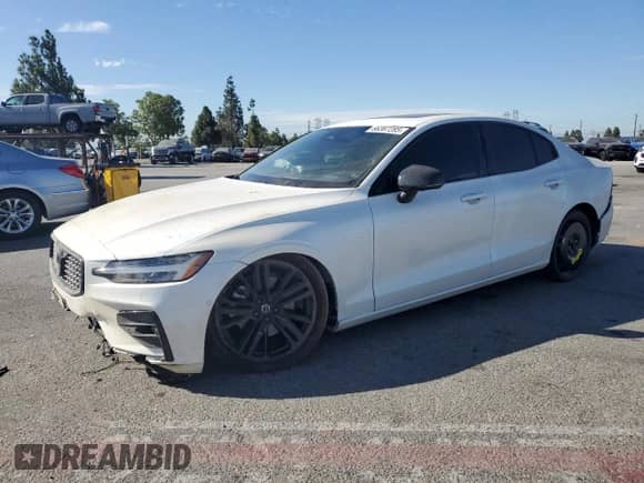 2024 Volvo S60 Plus Black Edition z VIN 7JRL12TH6RG313213, wystawiony jako Copart lot #66367285 z przebiegiem 26 029 mil mil oraz Szkoda całkowita • Salvage title. Historia ofert i sprzedaży dostępna na DreamBid. Obrazek 1.