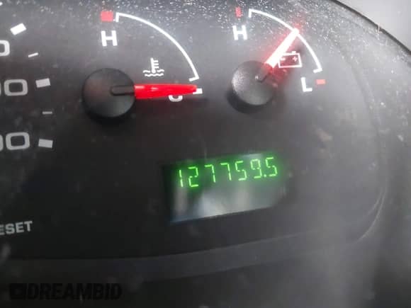 2006 Ford Econoline Cargo z VIN 1FTNE24WX6HB18195, wystawiony jako IAAI lot #41365791 z przebiegiem 127 759 mil mil oraz . Historia ofert i sprzedaży dostępna na DreamBid. Obrazek 15.